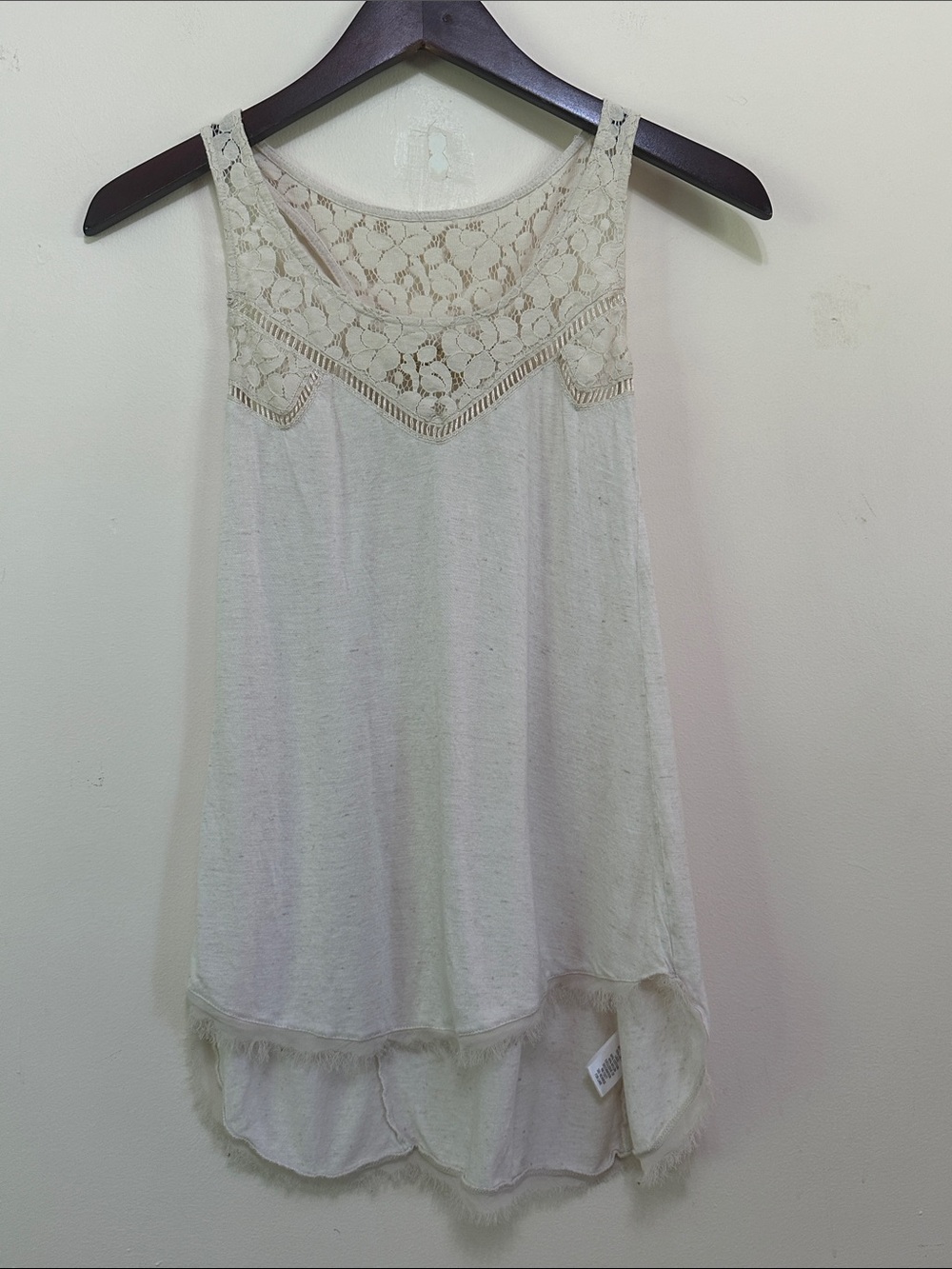 princess vera wang Cream Lace Yoke Tank